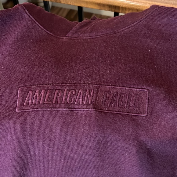 🦅American Eagle Burgandy Hoodie - Picture 2 of 3